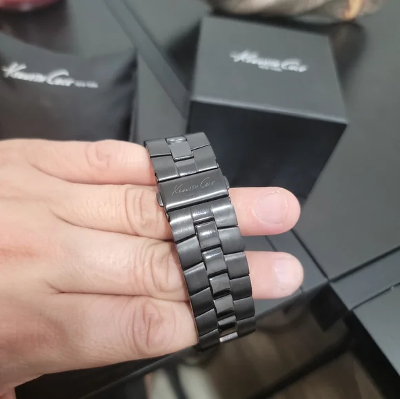 Kenneth Cole skeleton watch - Picture 4 of 8